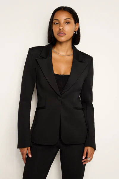 CLASSIC SCULPTED BLAZER